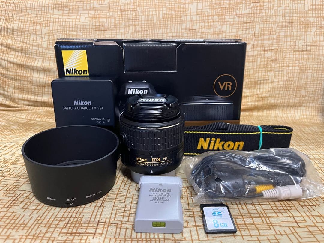 【美品!ショット数2028枚!】Nikon D3300 18-55レンズキット