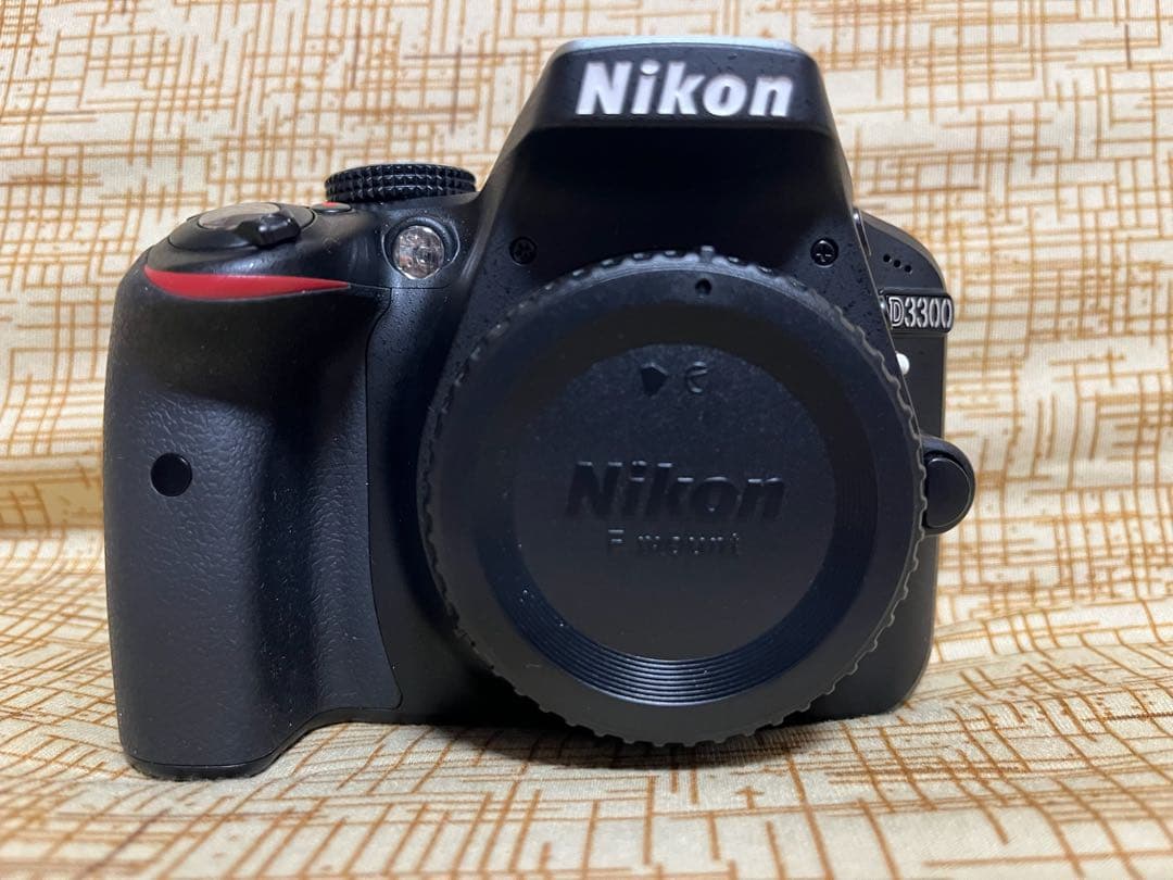 【美品!ショット数2028枚!】Nikon D3300 18-55レンズキット