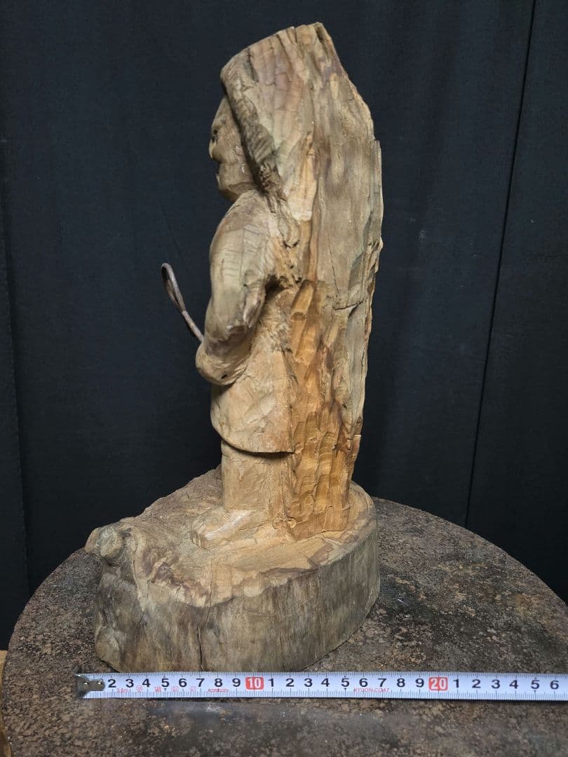 荒々しい木彫りの不動明王に鉄の小物を持たせたアーティストオブジェ骨董