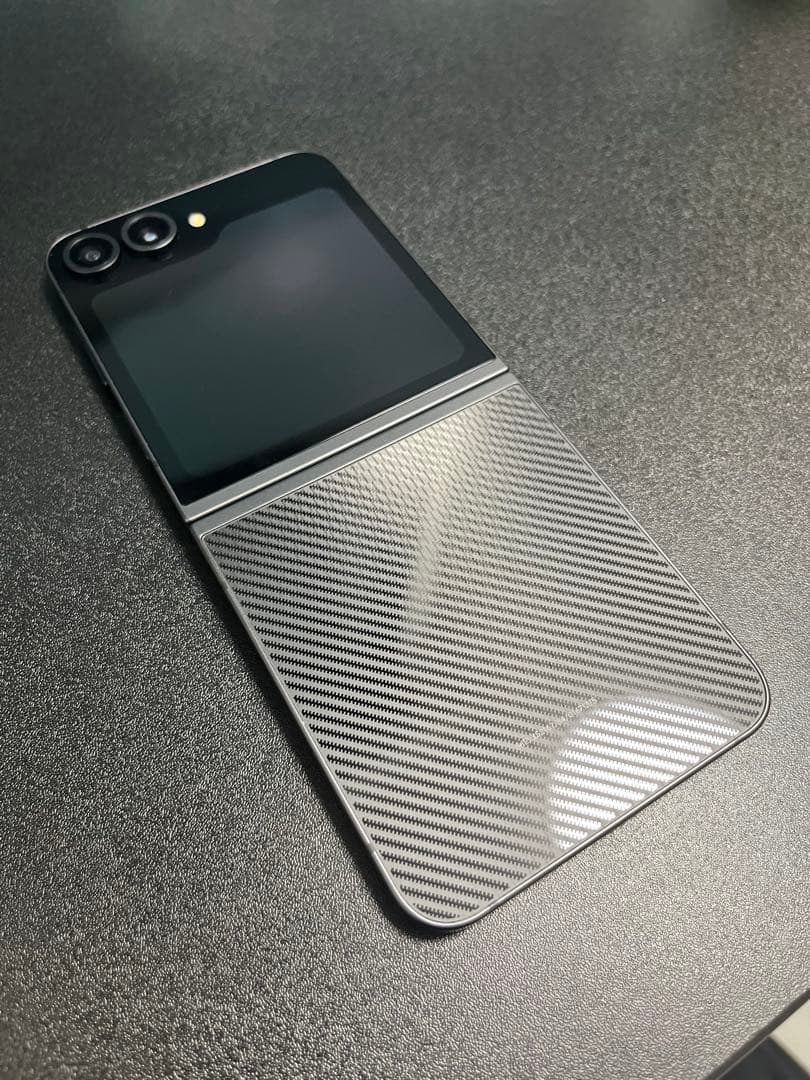 Galaxy flip6 本体　保護ケース付