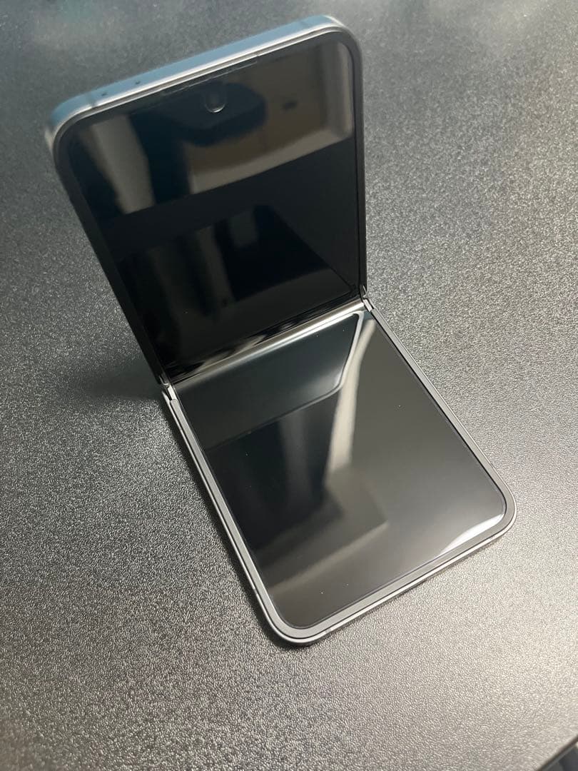 Galaxy flip6 本体　保護ケース付