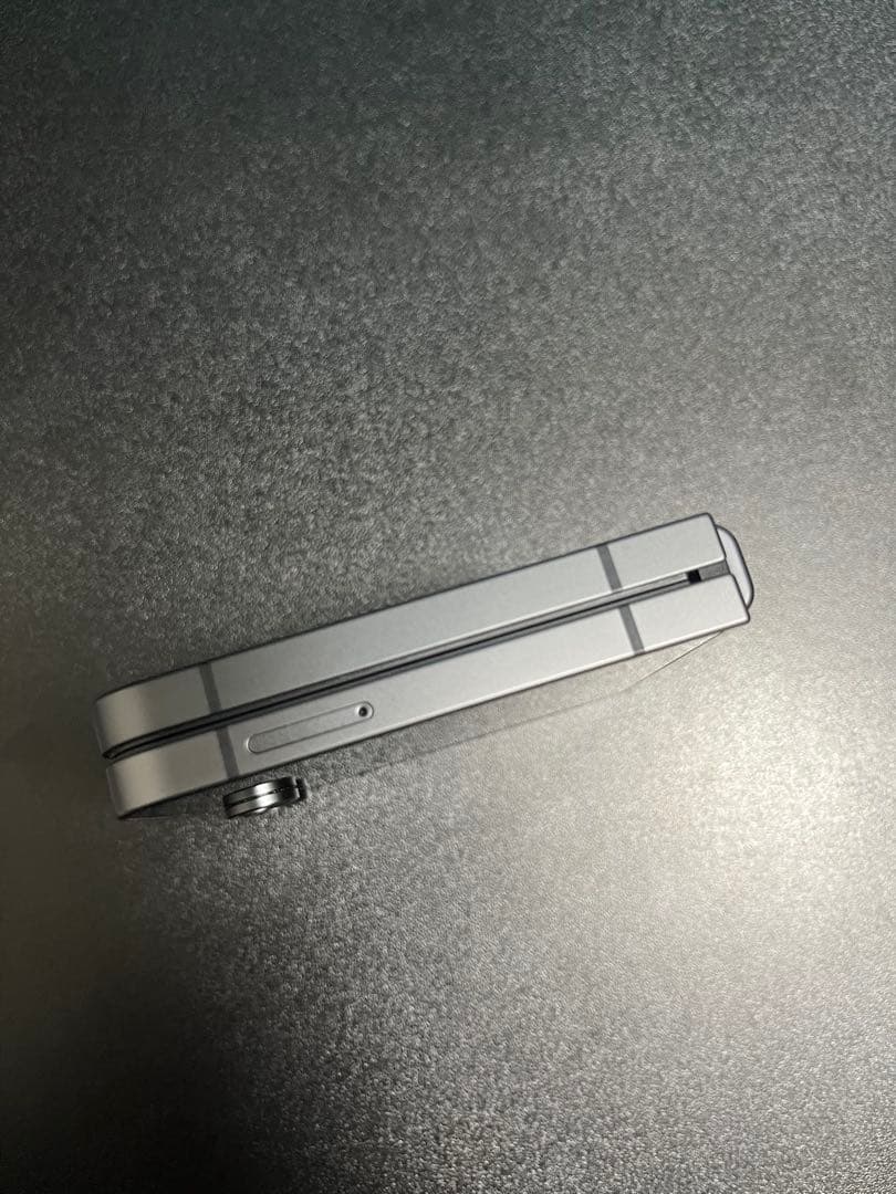 Galaxy flip6 本体　保護ケース付