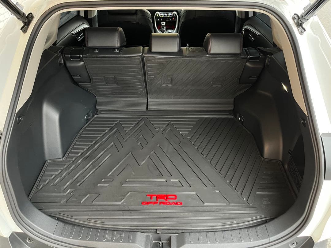 トヨタ　RAV4 TRD トランクマット ブラック