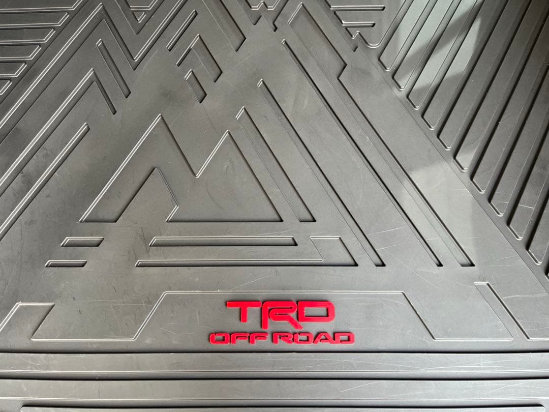 トヨタ　RAV4 TRD トランクマット ブラック