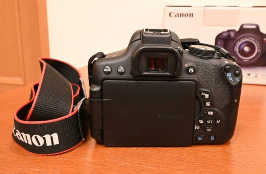 Canon EOS Kiss X8i ＋キットレンズ＋超広角＋単焦点レンズ