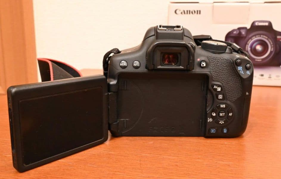 Canon EOS Kiss X8i ＋キットレンズ＋超広角＋単焦点レンズ