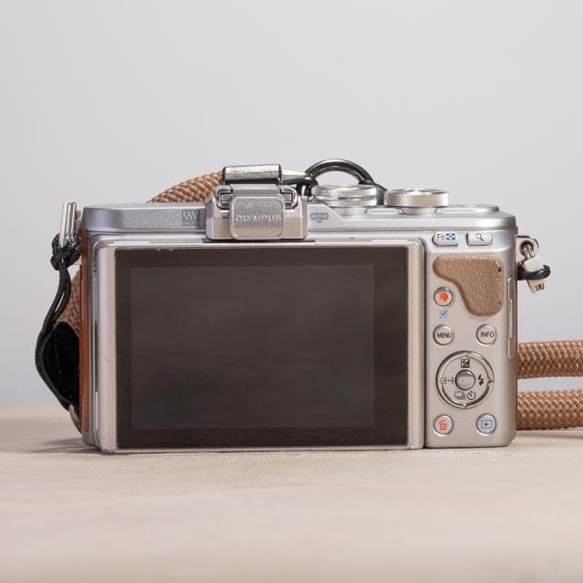 OLYMPUS PEN E-PL8 レンズキット スマホ転送OK