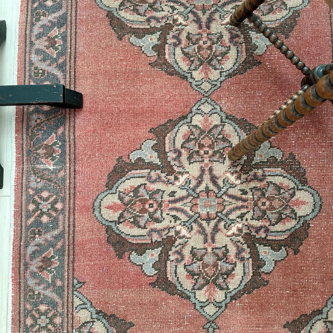 トルコ ヴィンテージラグ A4 レア ローズピンク グレージュ ブルー グレー