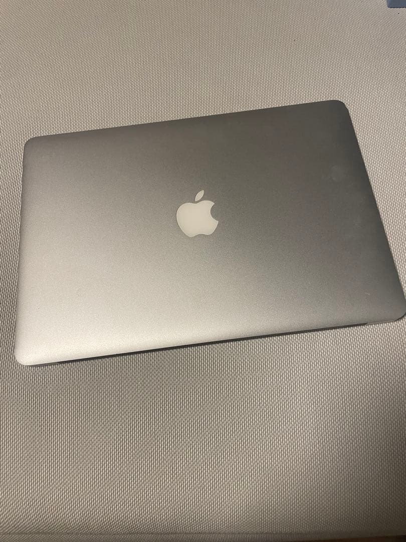 使用回数少なめ★MacBook Air 13インチ corei5 アップル