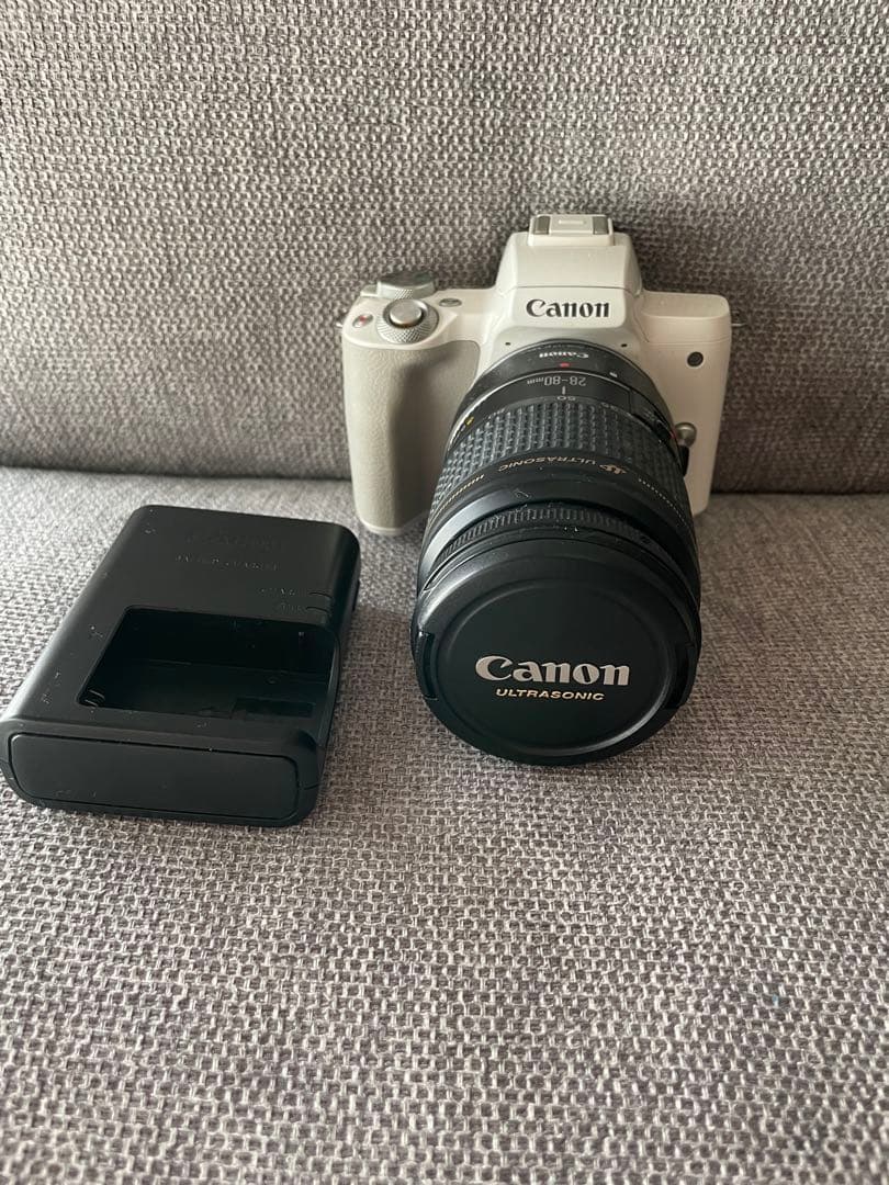 Canon EOS Kiss M ホワイト レンズ付き