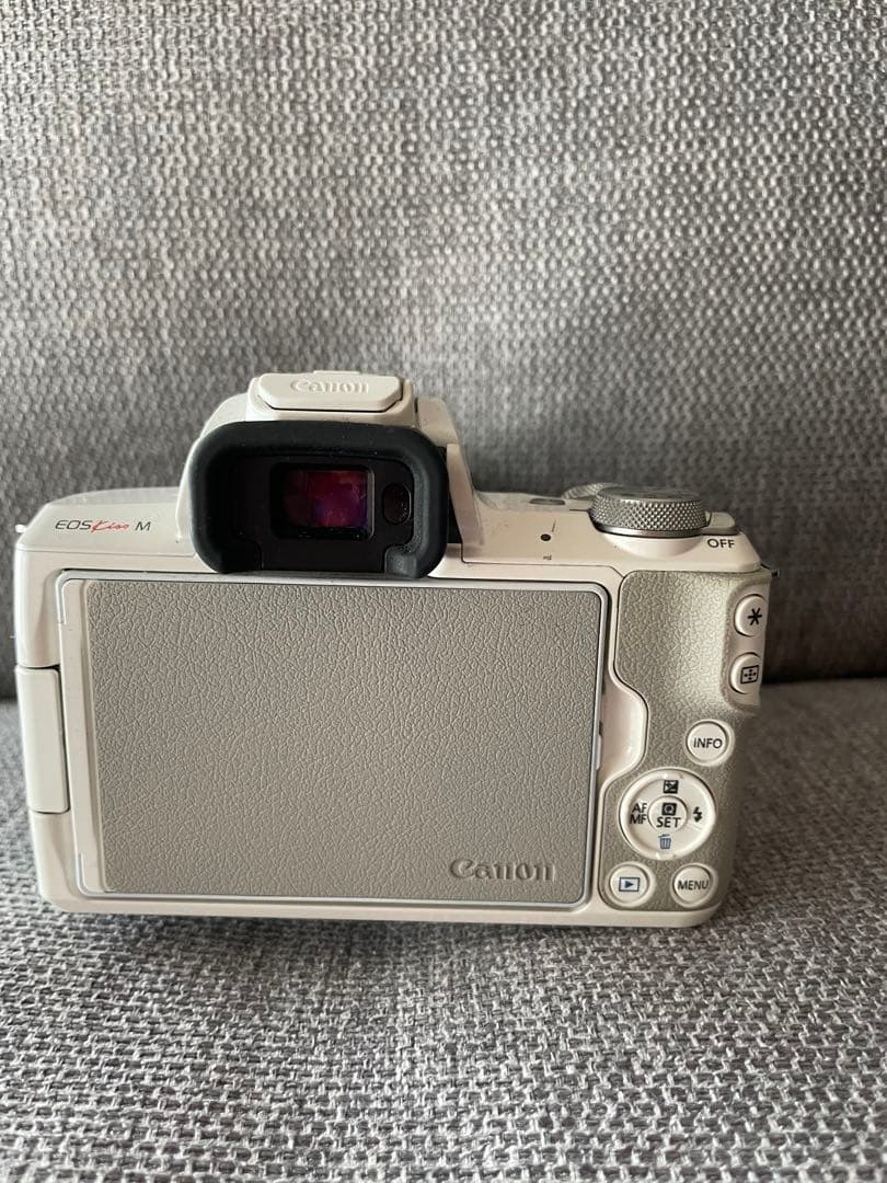 Canon EOS Kiss M ホワイト レンズ付き