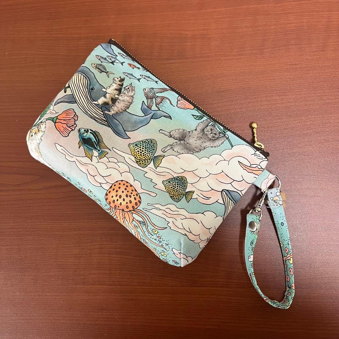 おとぎの国の猫と仲間たちハンドメイド　ショルダーバック＆18㎝ポーチセット