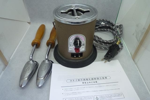 美品　タキイ和裁電化鏝　和裁こて　和裁コテ　ランプ付き　鏝２本付き