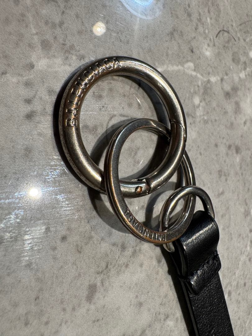 BALENCIAGA キーリング　レザー　ブラック　ホワイト　キーホルダー