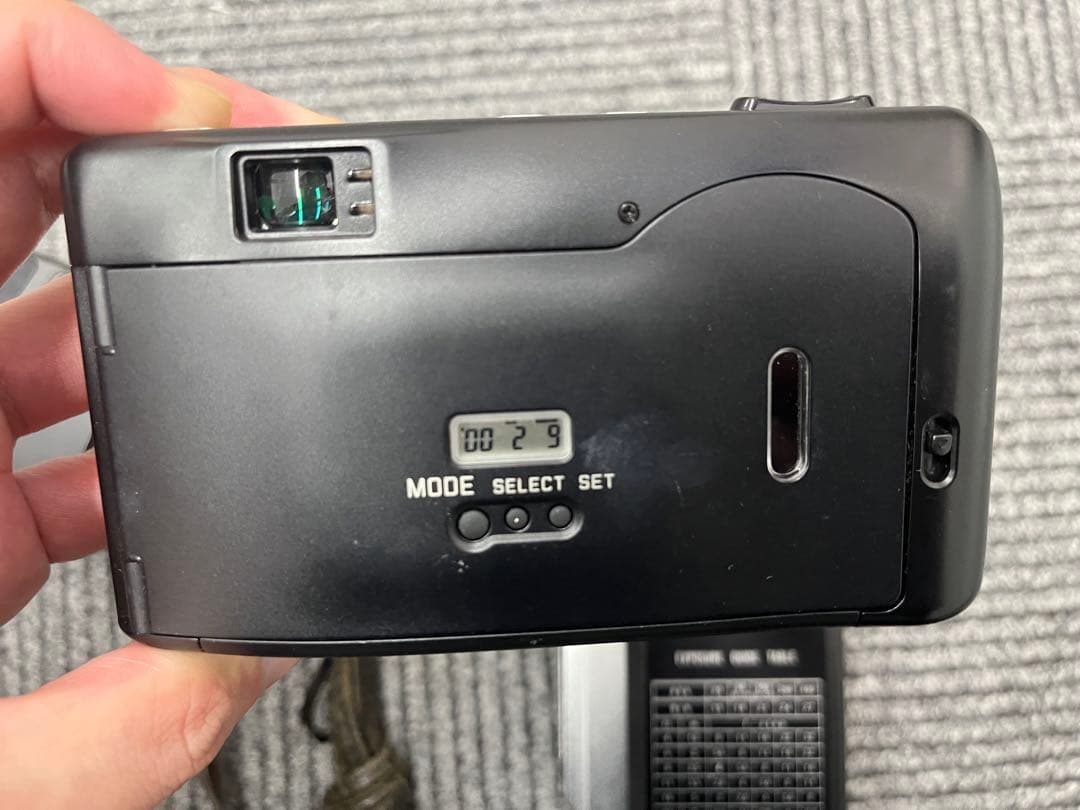 カメラ×4、ストロボライト