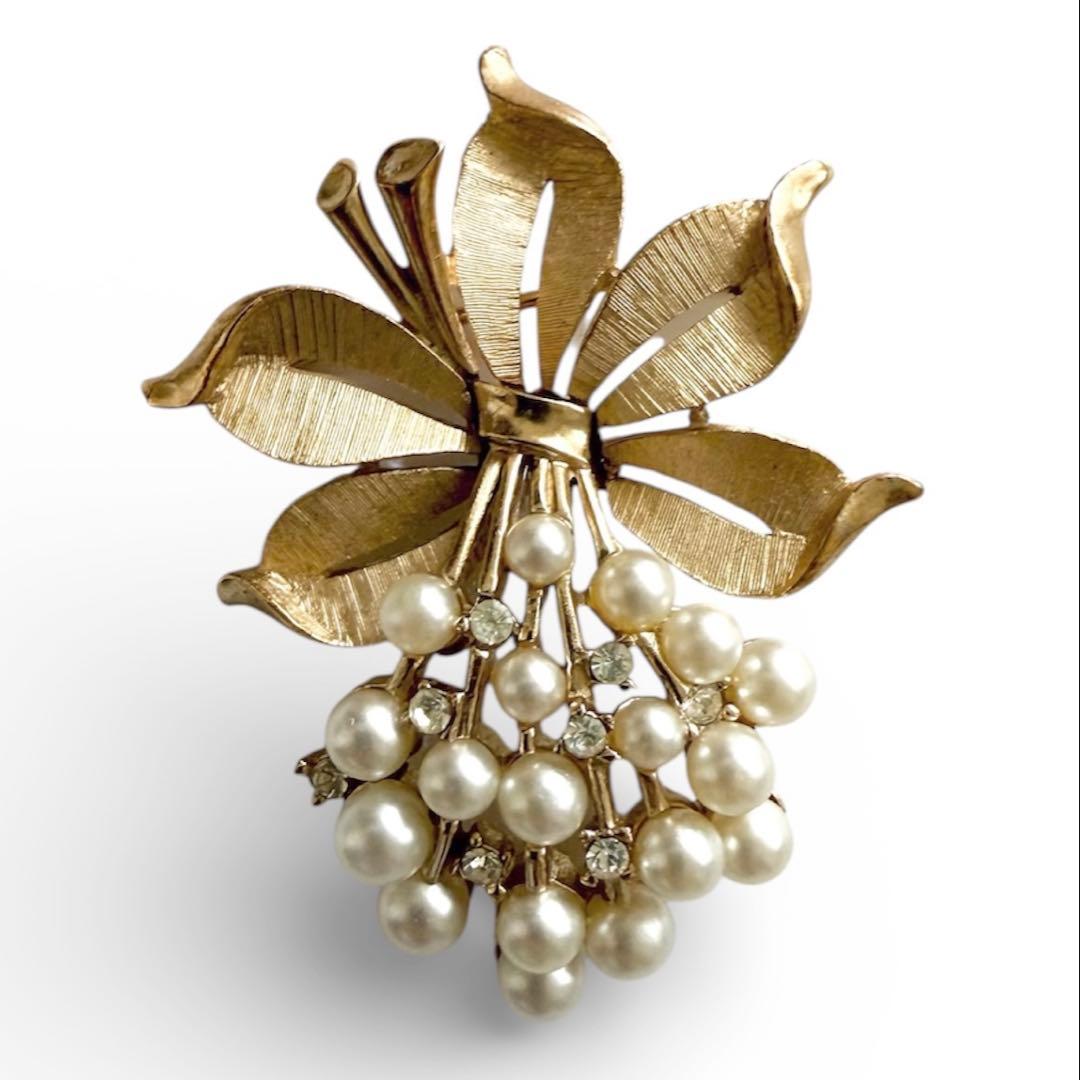 美品 TRIFARI パール ブーケ ブローチ クラウン トリファリ