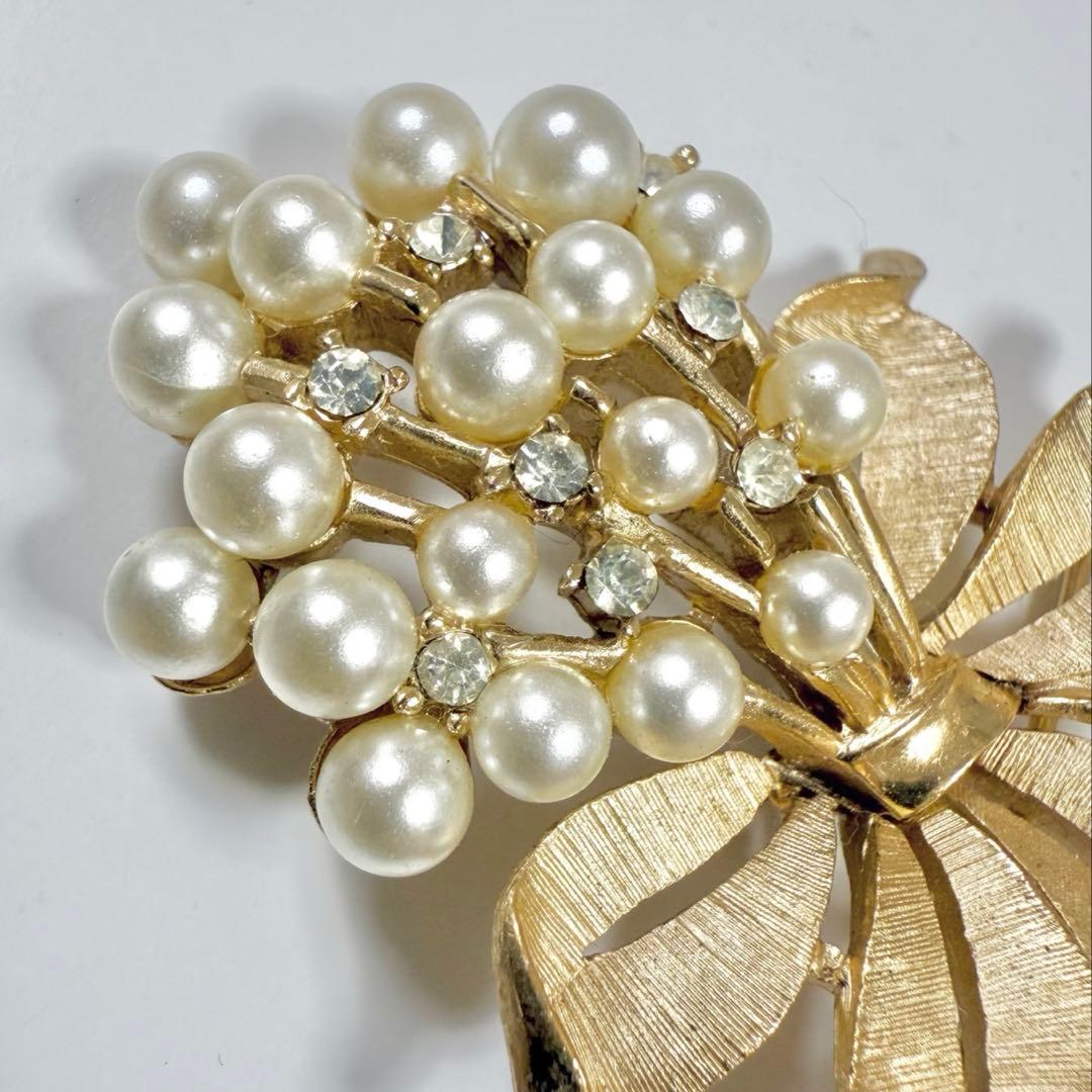 美品 TRIFARI パール ブーケ ブローチ クラウン トリファリ