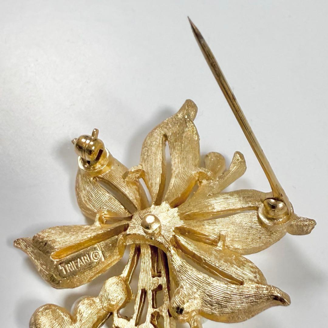 美品 TRIFARI パール ブーケ ブローチ クラウン トリファリ