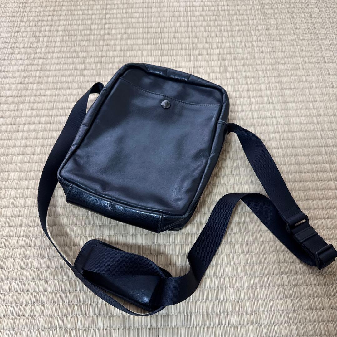 PORTER AMAZE（アメイズ）シリーズのブラックレザーショルダーバッグ