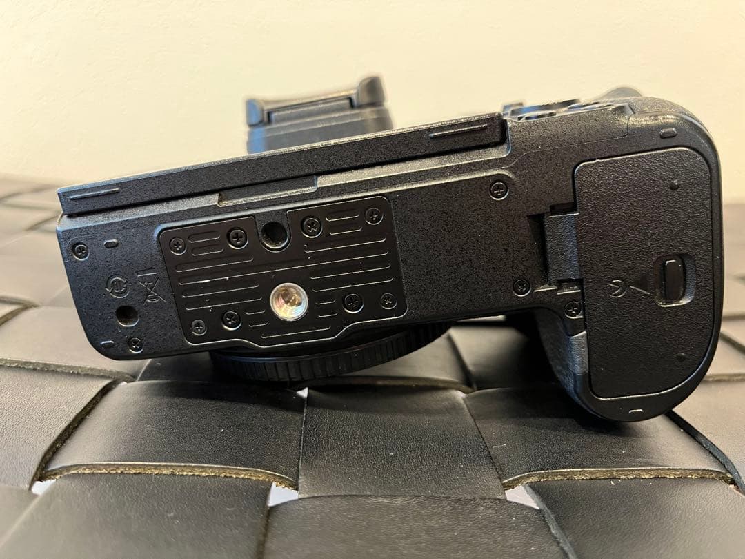 【美品】Nikon Z5 ボディ ニコン ミラーレスカメラ