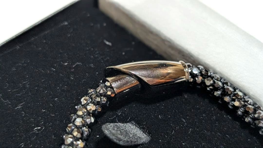 カ*ズ様 #LUV ハッシュタグラブ ブレスレット 7mm ブラック系 GACK