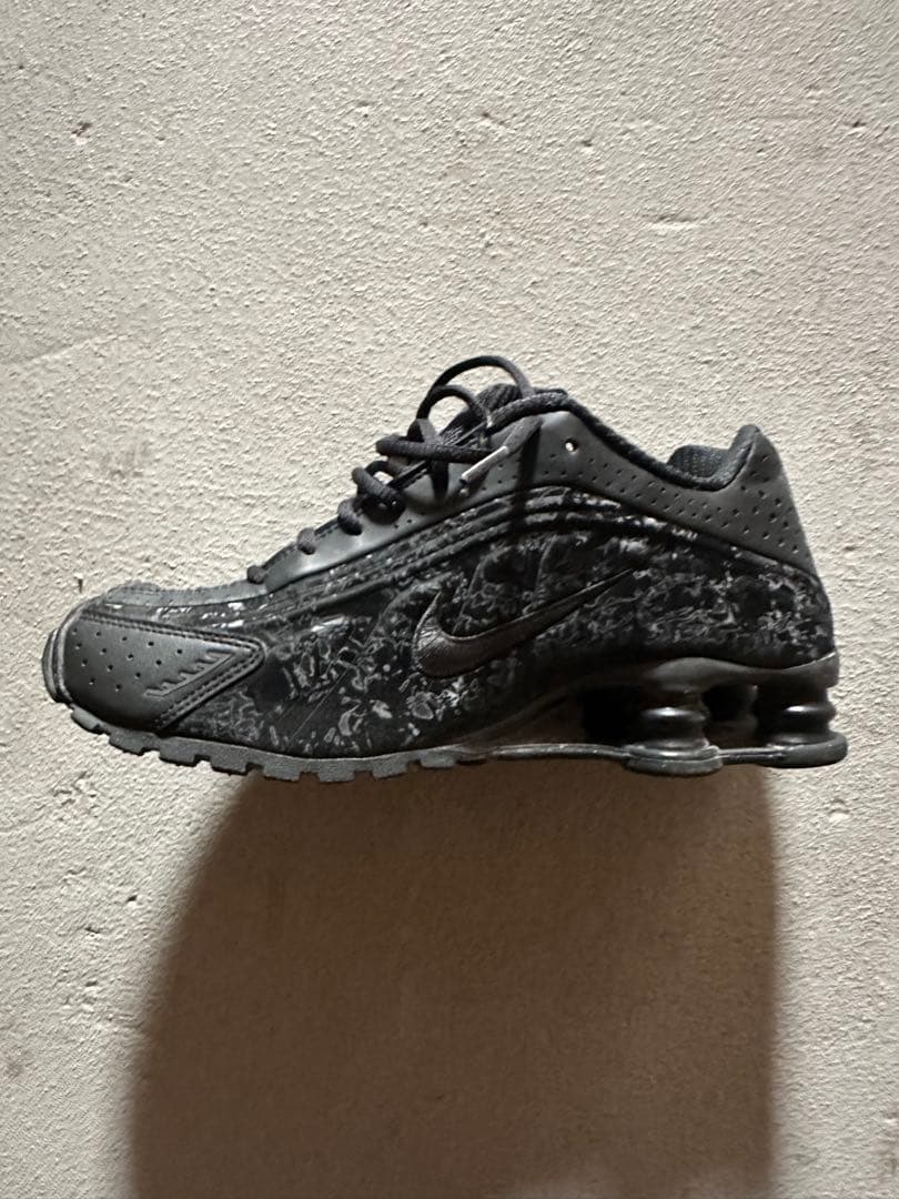 Nike ショックスr4