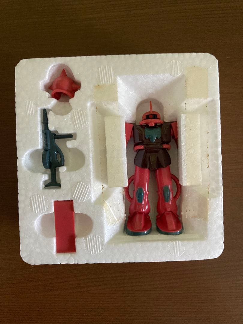 機動戦士ガンダム　シャア専用ザク　1/225フィギュア