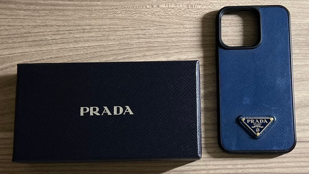 PRADA （プラダ）iPhoneケース ネイビ Daichi