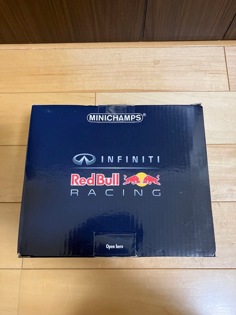 F1 2010 ベッテル 直筆サイン入り ミニヘルメット レッドブル