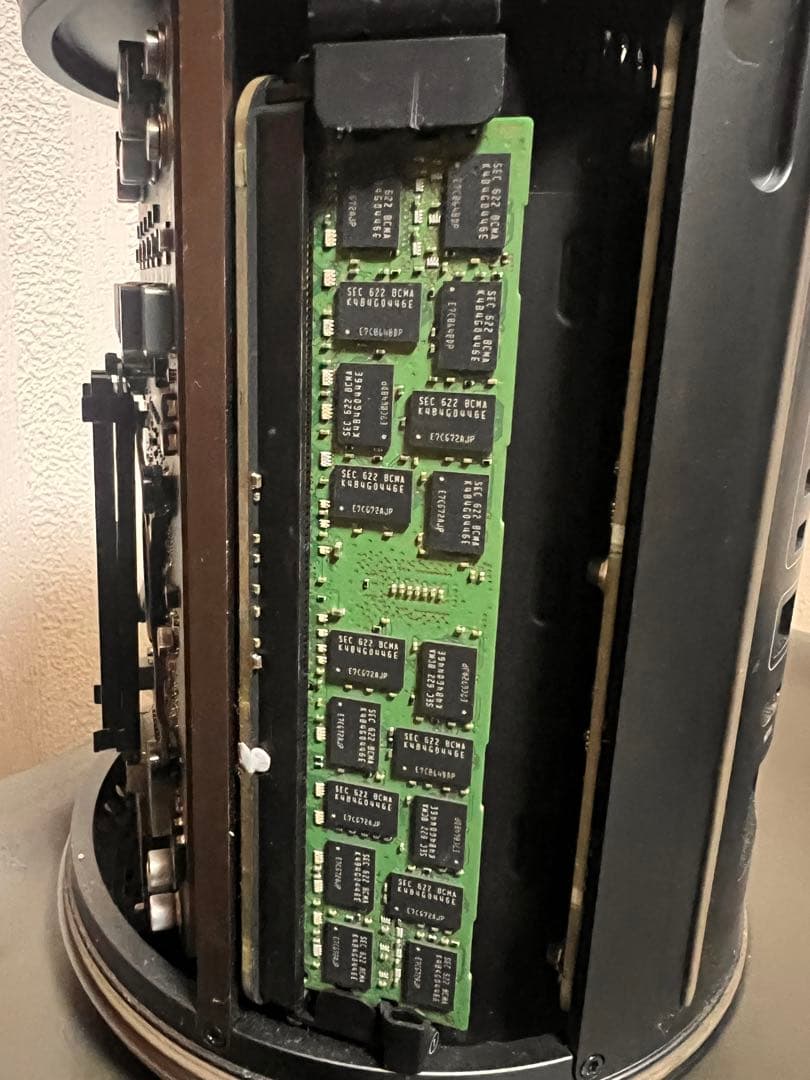 Mac Pro 2013 10Core/32GB/1TB 初期化済