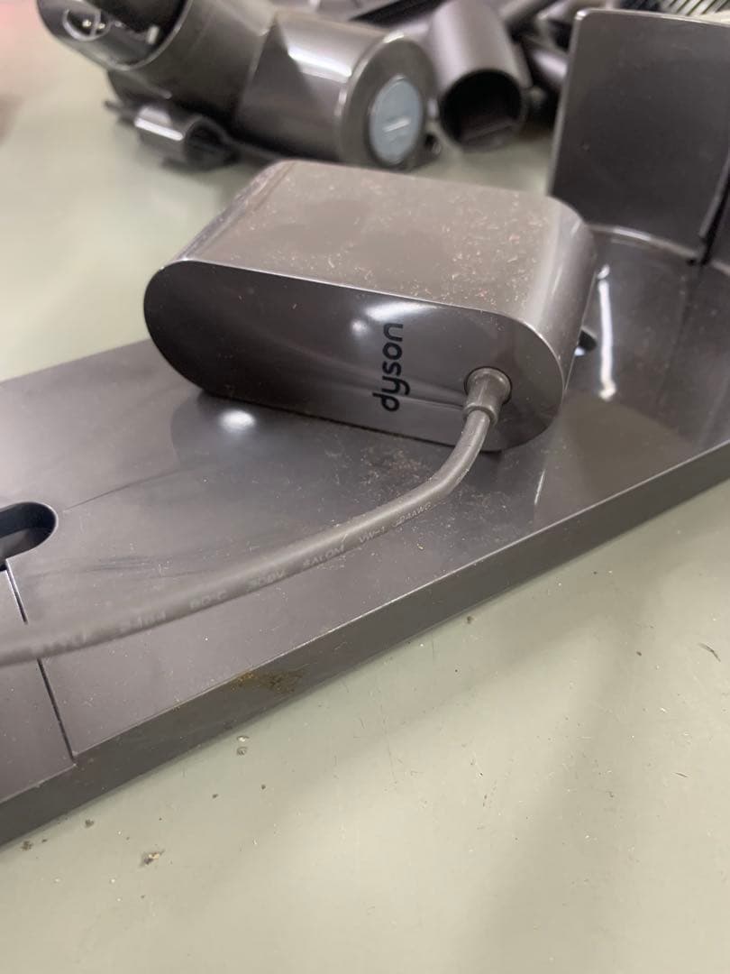 Dyson V8 Slim Fluffy SV10K ハンディクリーナー仕様