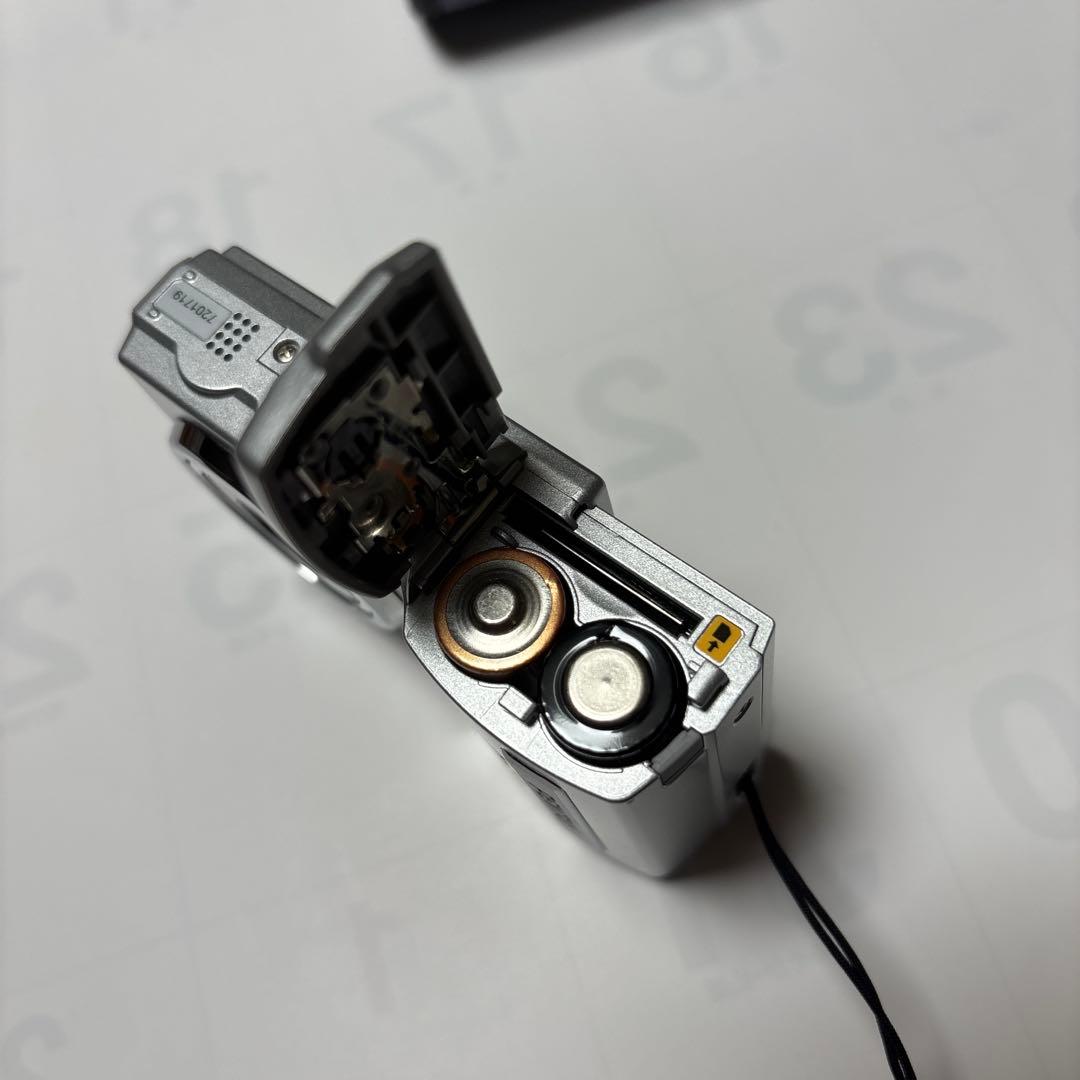 【極美品】PENTAX Optio M10 オールド デジカメ　単三電池使用