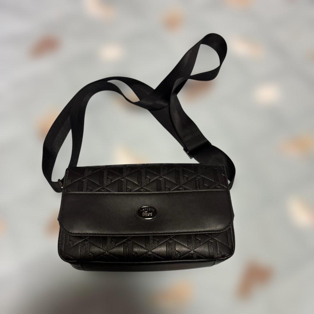 LACOSTE モノグラム レザーフラップクローズサッチェルバッグ