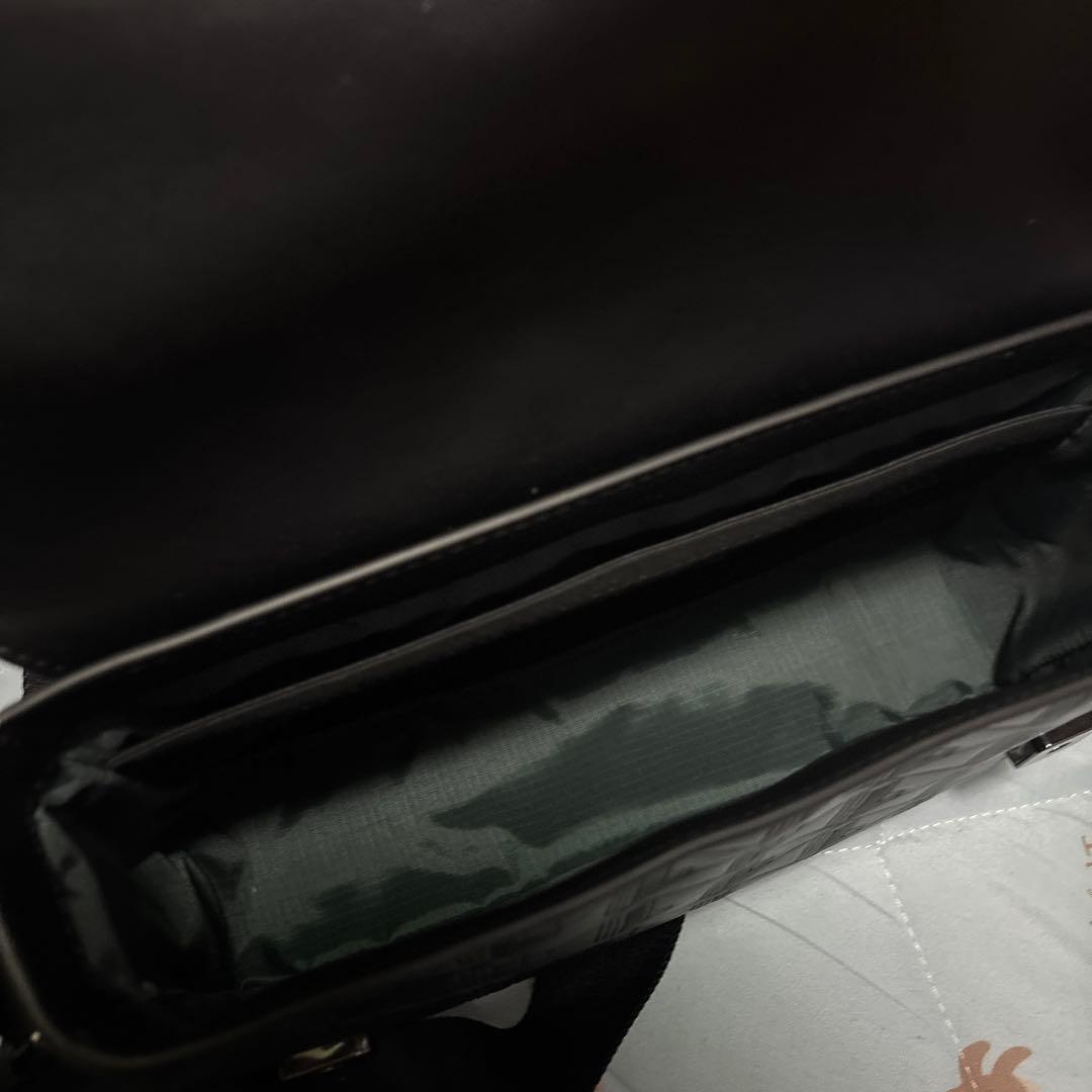 LACOSTE モノグラム レザーフラップクローズサッチェルバッグ