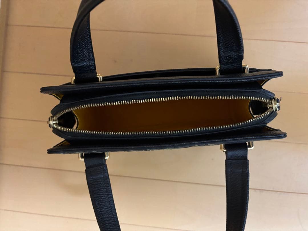 ELBAJAC ロゴ入り ブラックハンドバッグ