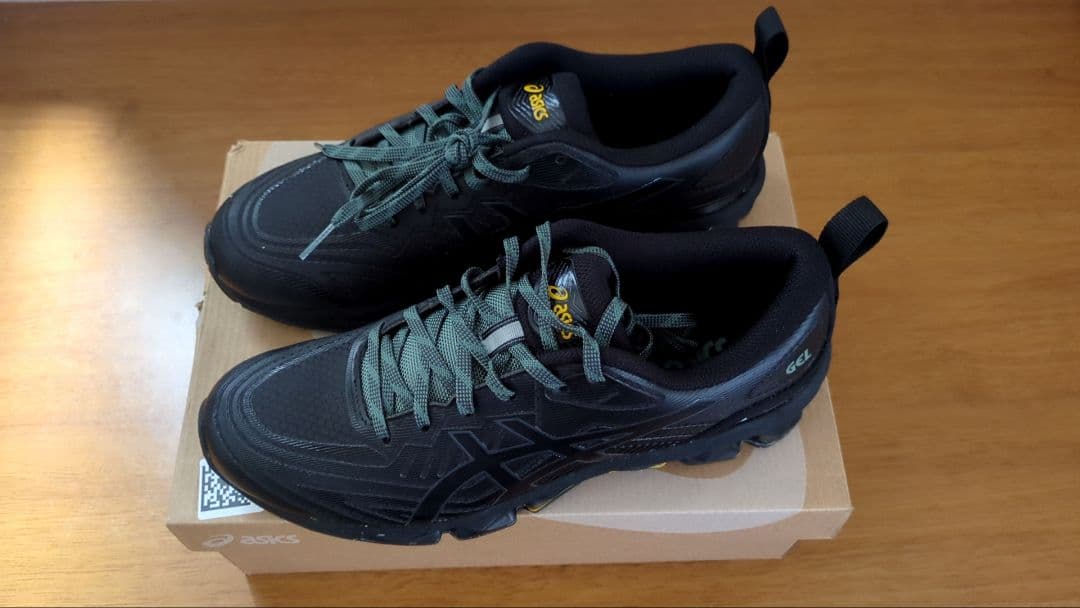 ASICS ブラック スニーカー