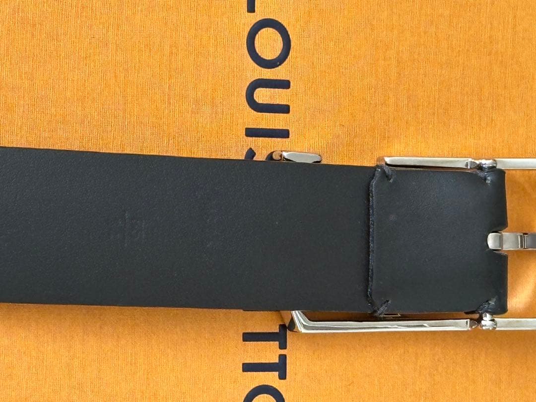 LOUIS VUITTON ブラックレザーベルト 85