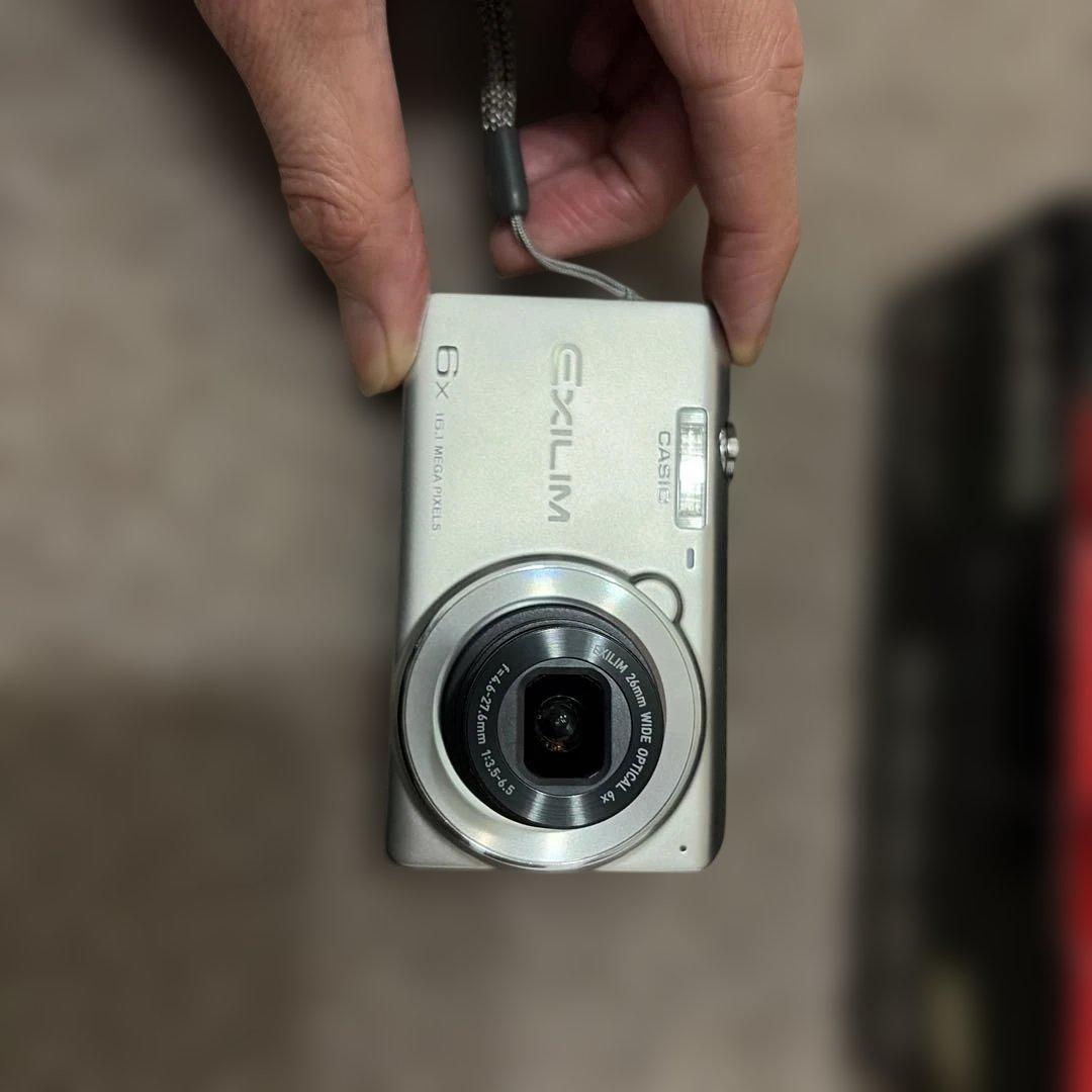 CASIO EXILIM EX-Z770 シルバー