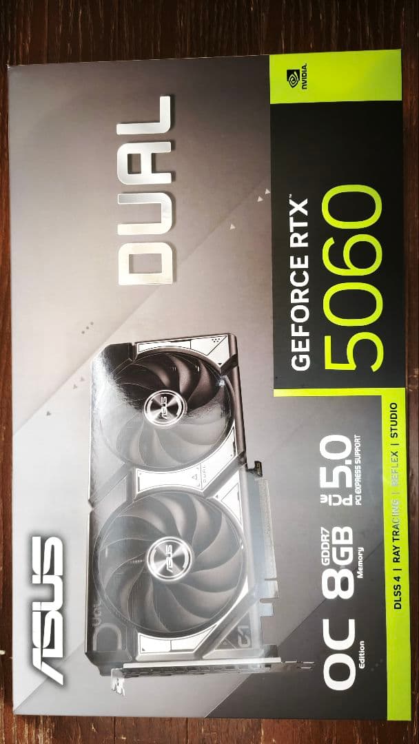 グラフィックボード・グラボ・ビデオカード ASUS DUAL GeForce RTX 5060 8GB GDDR7