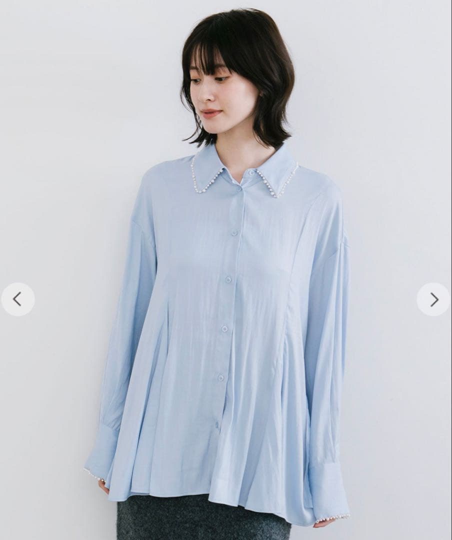 【完売品】ココディール 新品タグ付 パールモチーフペプラムシャツ ブルー