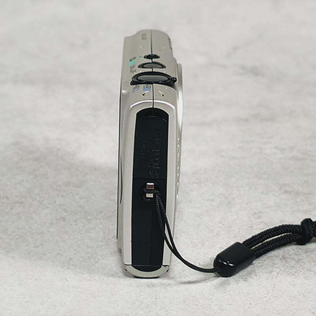 Canon PowerShot ELPH 110 HS　液晶ひび割れあり