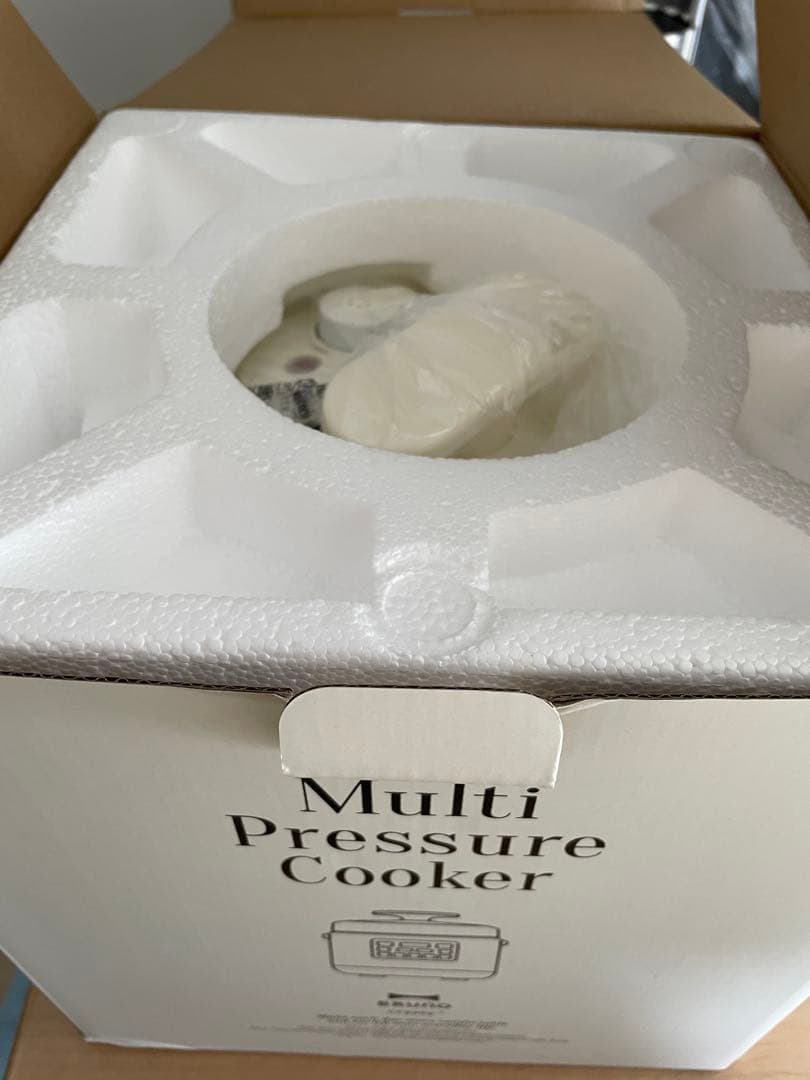 【新品】2024年製 ブルーノ BRUNO マルチ圧力クッカー ホワイト