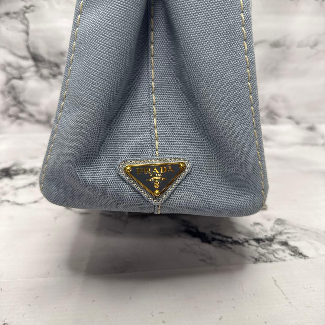 (美品)大人気、プラダ、カナパ、2wayバッグ、人気色、水色、3角プレート、高級
