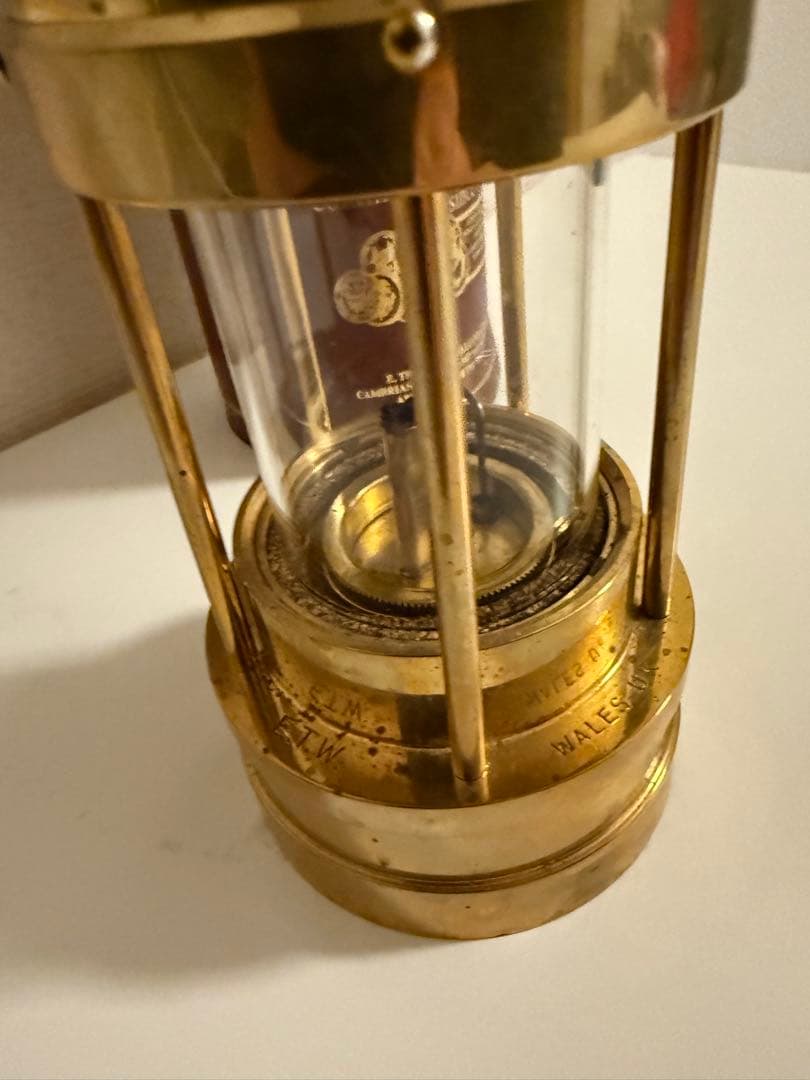 E Thomas & Williams マイナーズランプ