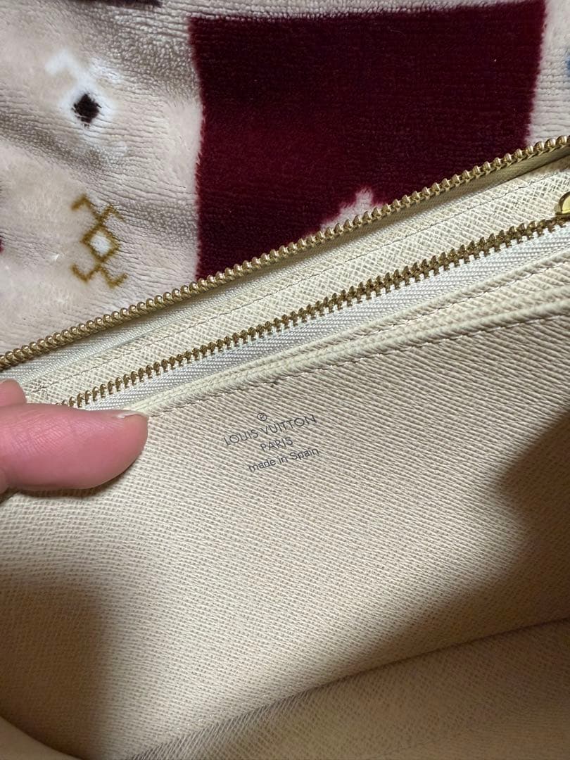 ルイ・ヴィトンチェック柄　ダミエ　長財布　送料込み！