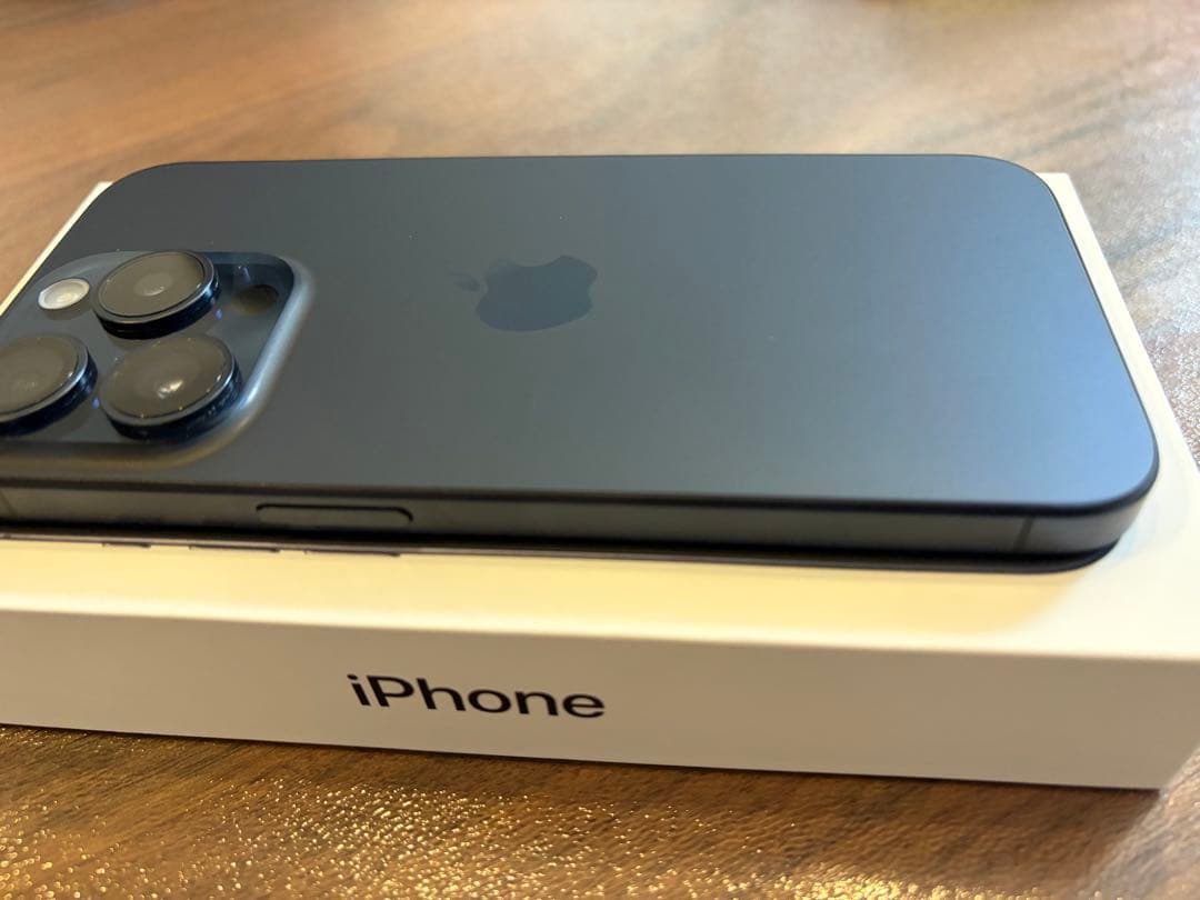 iPhone15Pro 256GB ブルーチタニウム　美品