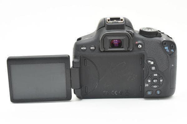 キャノン Canon EOS Kiss X8i レンズキット 一眼レフカメラ