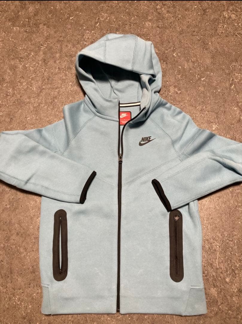 【海外限定】ナイキ テックフリース セットアップ　水色