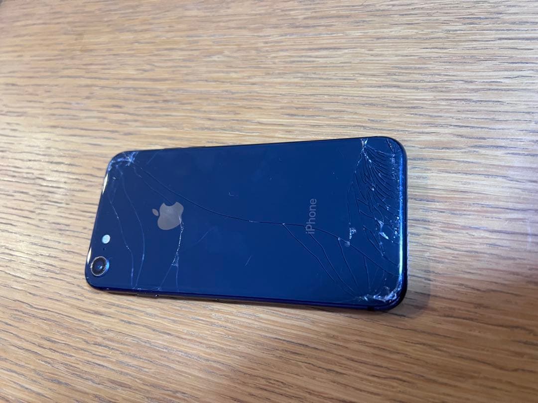 お*り様 iPhone 8 ブラック 本体