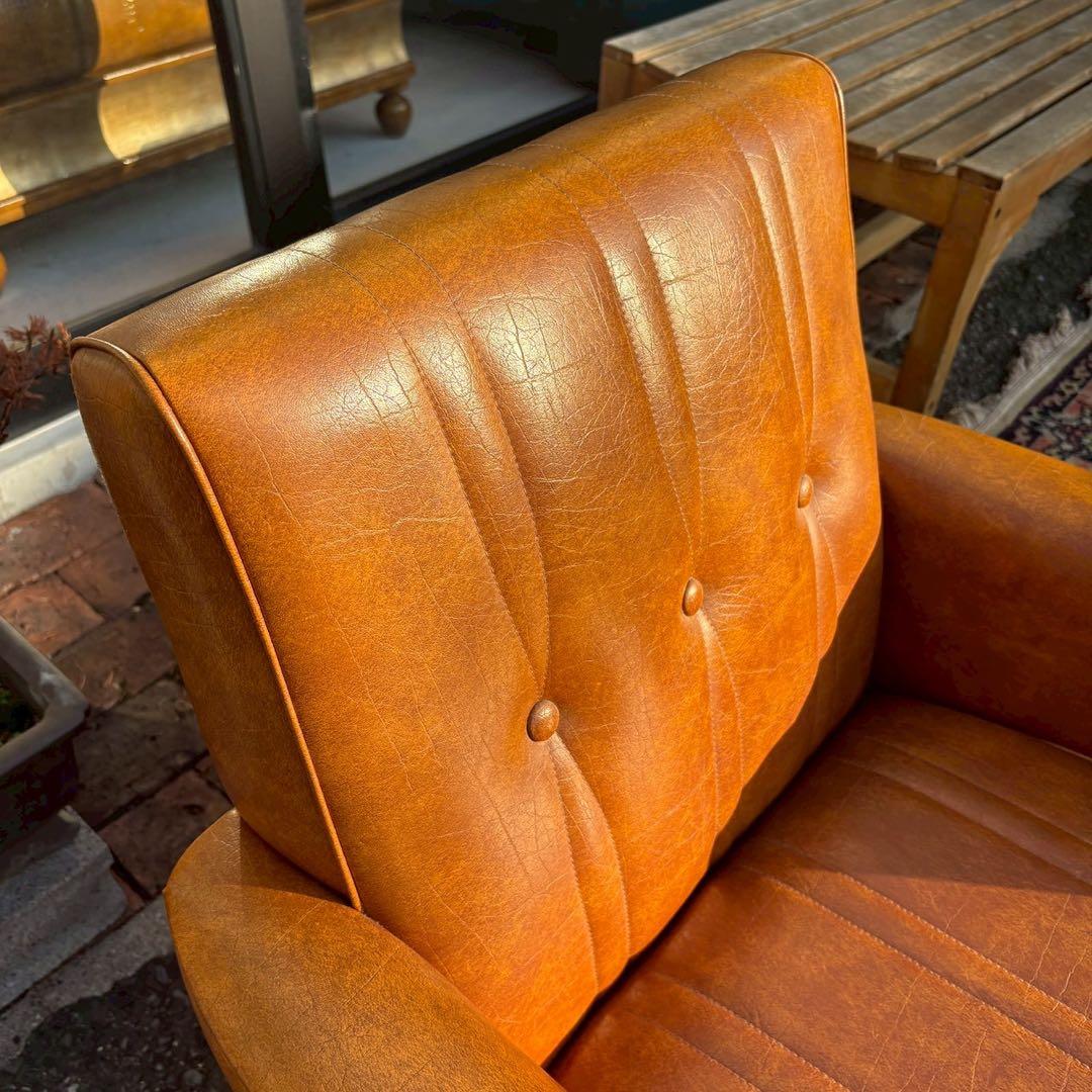 ビンテージ　レザーチェア　木製アームレスト　応接セット　1/2